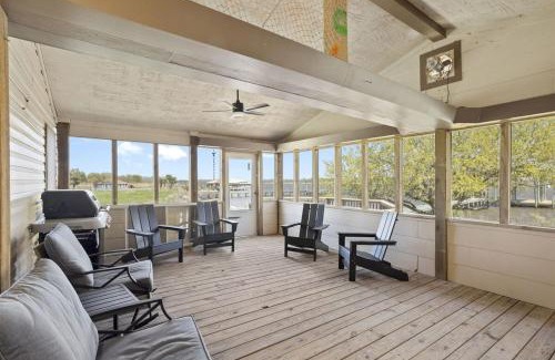 Hackberry House | Pelican Point Paradise