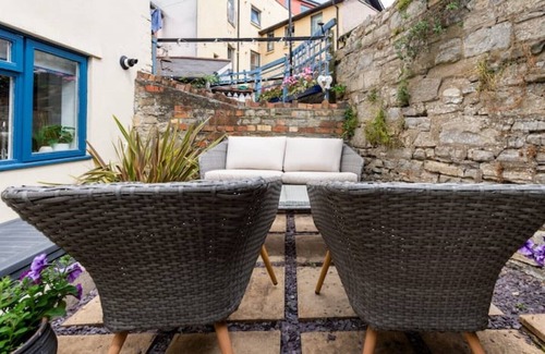Penarth House | Penarth Townhouse close to Sea and City