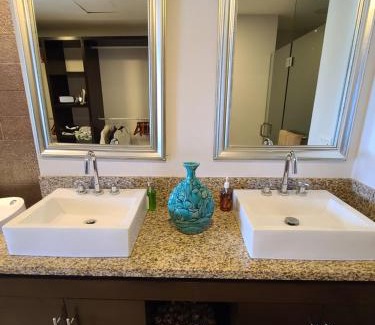 North Hotel Zone Apartment | Peninsula Condominiums, Hotel Zone, PV