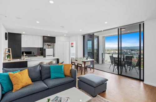 Surfers Paradise Apartment | Peninsular Gold Coast
