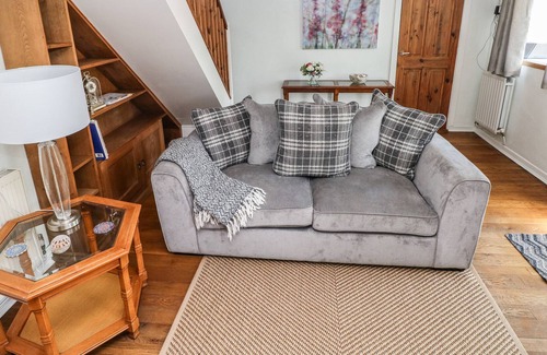 Glanamman Cottage | PENLANFACH COTTAGE, with open fire in Glanaman