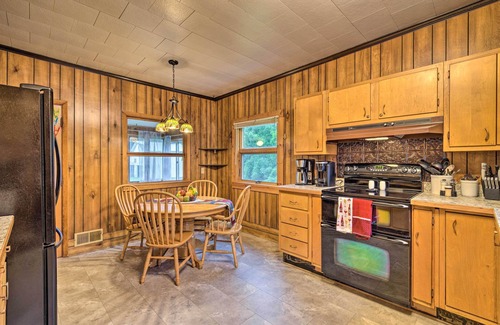 Penn Yan House | Penn Yan Escape w/Yard, 1 Mi to Keuka Lake!