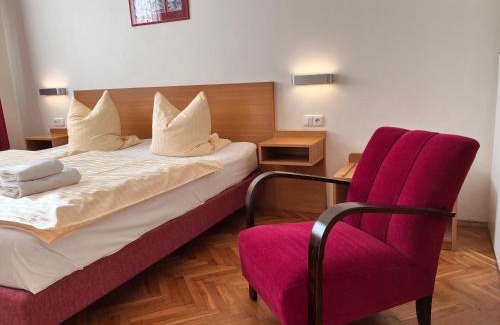 Prague 8 House | Pension Karnet