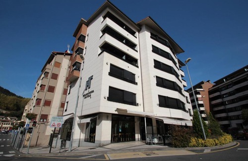 Elgoibar House | Pension Txarriduna