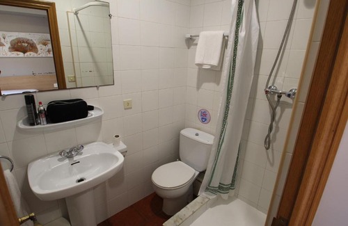 Elgoibar House | Pension Txarriduna