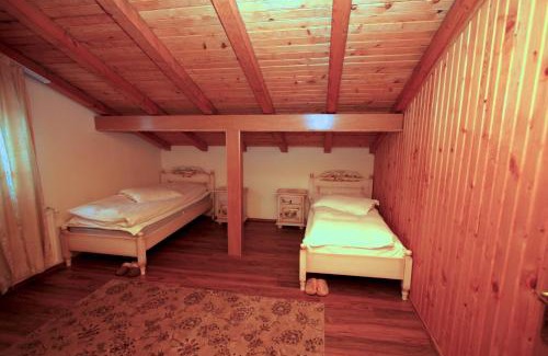 Rucar House | Pensiune Maria