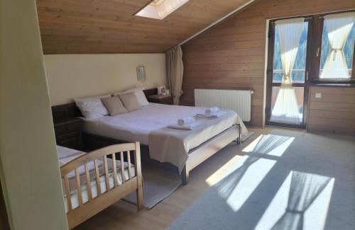 Sugag House | Pensiunea Colț din Rai