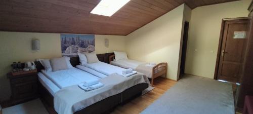 Sugag House | Pensiunea Colț din Rai