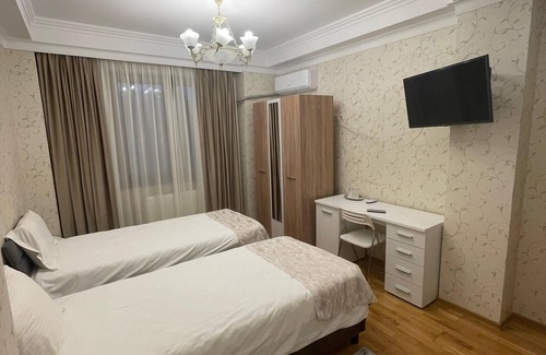 Nord-Est House | Pensiunea Crystal