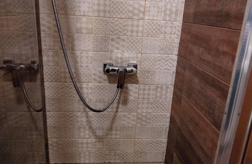 Nord-Est House | Pensiunea Crystal