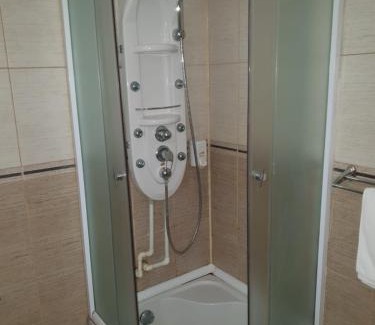 Almaj House | Pensiunea la Izvoare