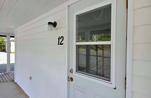 Hunts Point Apartment | Pent House at Hunts Point Beach Cottages