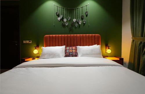 Lahore Hotel | Penta Square Signature Apartments -City View DHA Phase 5 Lahore
