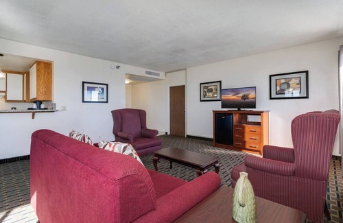 Rancho Cucamonga Apartment | Penthouse Apartment w/ City View