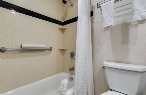 Rancho Cucamonga Apartment | Penthouse Apartment w/ City View