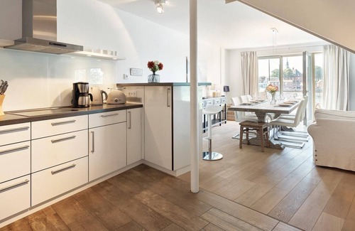 Ellenberg Apartment | Penthouse captain's bridge