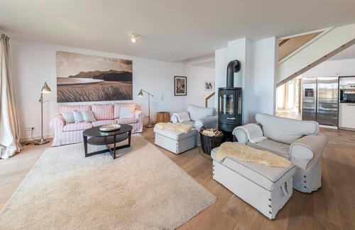 Ellenberg Apartment | Penthouse captain's bridge