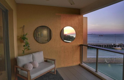 Darwin City Centre Apartment | Penthouse-level Waterfront Apartment