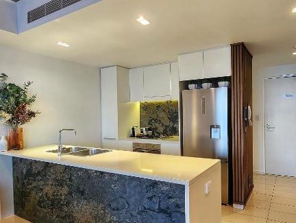 Darwin City Centre Apartment | Penthouse-level Waterfront Apartment