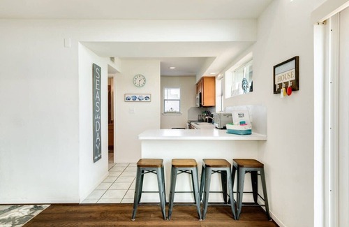 Isla Del Sol House | Penthouse-like views of Gulf, Beach & Bay!