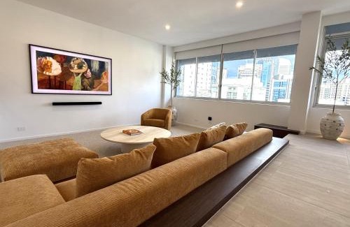 Spring Hill Apartment | Penthouse - Luxury 2 Storey -3 Bedroom Sky home!