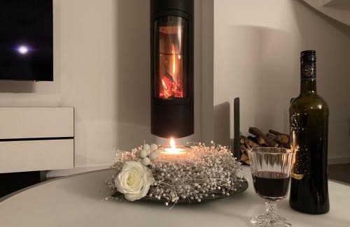 Prora Apartment | Penthouse mit Kamin, Dachterrasse, Meerblick, Gasgrill, Klimaanlage, Luxus-Design-Apartment, 2 Minuten zum Strand