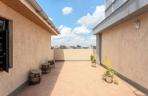 Ngara West Apartment | Penthouse Studio with King bed