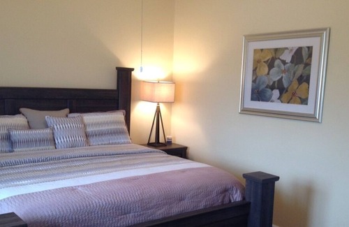 Bahamia West Condo | Penthouse with Ocean View