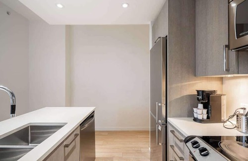 Downtown Eastside Apartment | Penthouse with Stunning Views