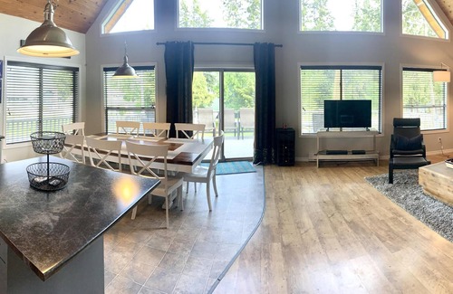 Anglemont Cabin | Peony Point - Semi Waterfront - Shuswap Vacations and Sledding Accommodation