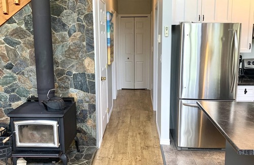 Anglemont Cabin | Peony Point - Semi Waterfront - Shuswap Vacations and Sledding Accommodation