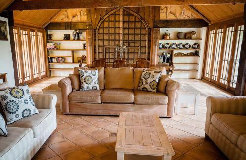 Pokolbin House | Peppers Creek Accommodation