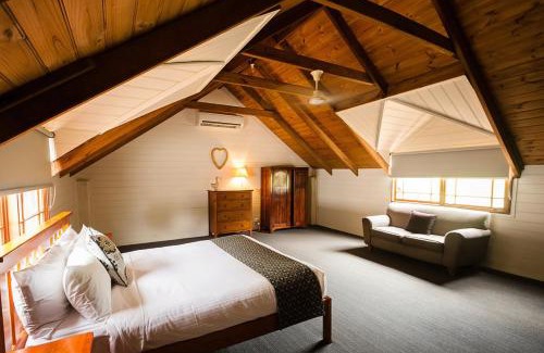 Pokolbin House | Peppers Creek Accommodation