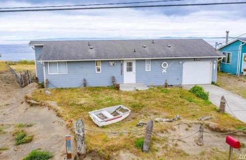 Oak Harbor House | Perch - West Beach Point