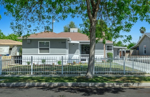 Fresno House | Perfect 4B/2Bth for Business and Nat'l Park Visit