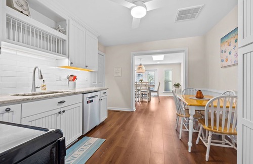 Chic's Beach House | Perfect Beach Getaway Spot and Great For Families