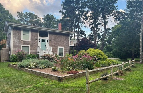 West Hyannisport House | Perfect bungalow near the beach in historic Craigville Village