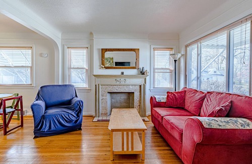 Fairview Park House | Perfect Cleveland 3BR House Westside Suburb Close to Everything Pet Friendly