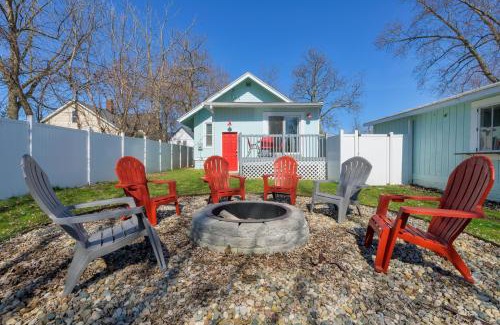 South Haven House | Perfect cottage for a quiet getaway with fire pit