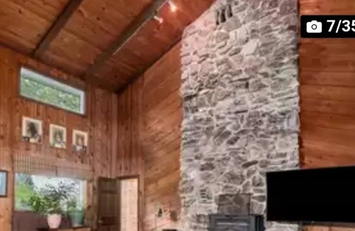Oshkosh House | *perfect EAA spot* quiet waterfront home