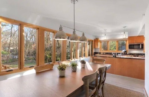 Michiana House | Perfect Family Getaway: walk to beach,fire pit, screened porch, hot tub,sunsets!