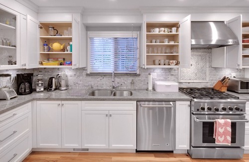 West Vancouver House | Perfect Family Reunion Home