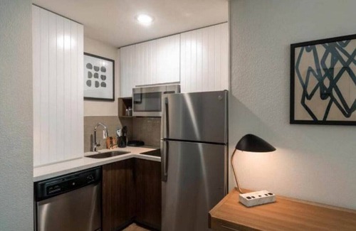 Flowood House | Perfect for Corporate Travelers w/ Workspace!