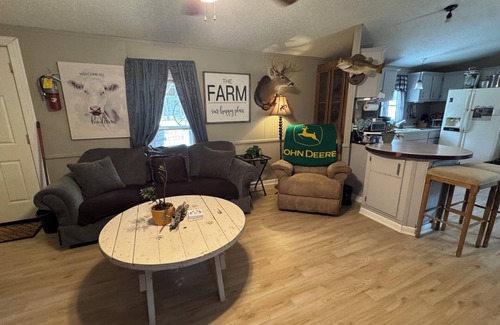 West Point House | Perfect for Fishermen, Workers, and Families. Close to Kia with huge turnaround