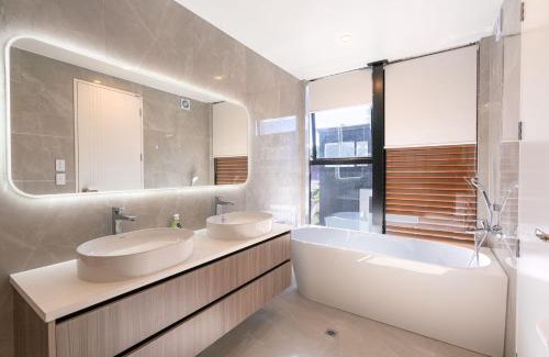 Greenlane House | Perfect Holiday House 4 Beds In Greenlane