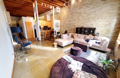 East Town Condo | Perfect Location! Beautiful Interior Spacious Condo!