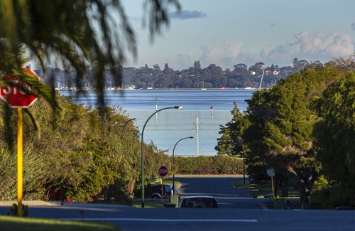 Como Apartment | - Perfect location - close to Perth, attractions and nature -