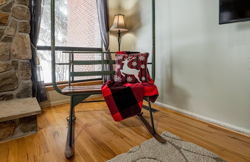 South Snyderville Basin House | Perfect of Large Group, Private Hot Tub, Year-Round Recreation! Park City Park West Village 1650