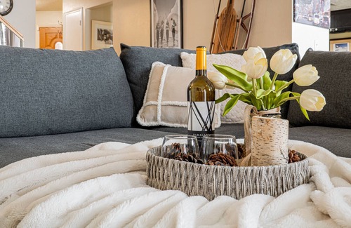 South Snyderville Basin House | Perfect of Large Group, Private Hot Tub, Year-Round Recreation! Park City Park West Village 1650