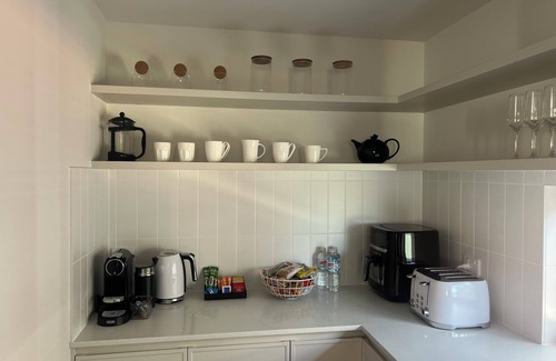 West Bathurst House | Perfect place to stay great view! - 6 Bedrooms